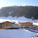Ξενοδοχείο Riederalm 4*